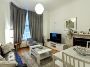 Spacious 1 Bed in West Kensington or Hammersmith, London